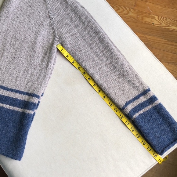 Hand knit cosy heathered alpaca sweater size medium - Picture 7 of 7